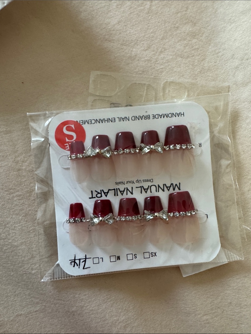 Manual Nailart Burgundy Ombre Press-On Nails with Rhinestone Bows